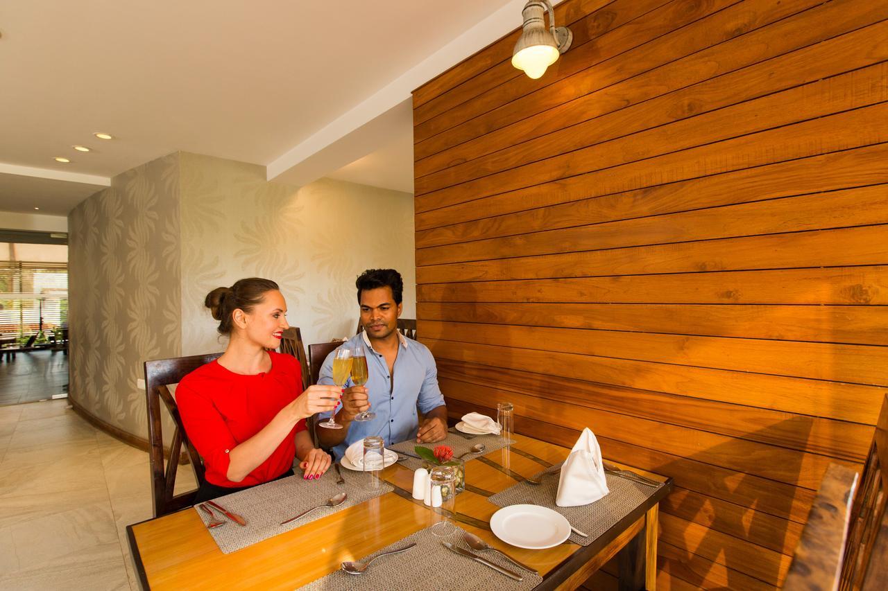 Hotel The Fern Residency, Miramar Panaji Exterior foto