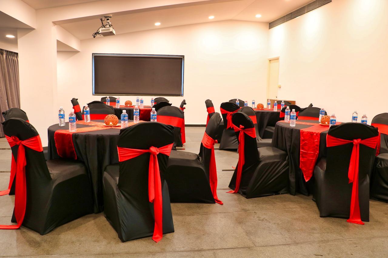 Hotel The Fern Residency, Miramar Panaji Exterior foto